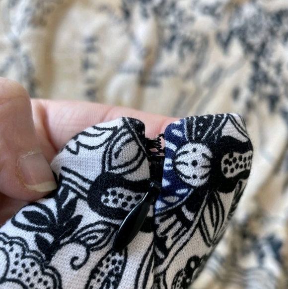 Talbots Size 4P Floral Skirt - Picture 4 of 9